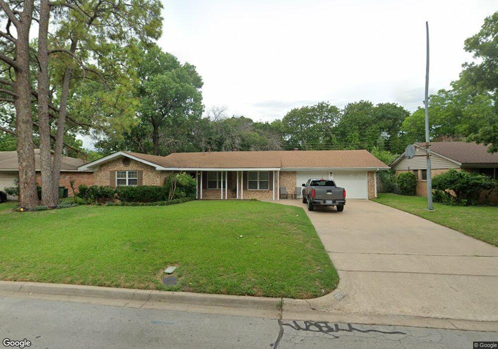 321 Ridgecrest Dr, Hurst, TX 76053 - photo 1