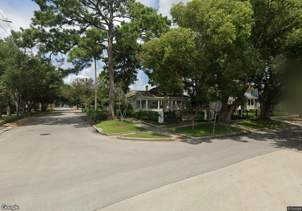801 Cortlandt St, Houston, TX 77007 - photo 1