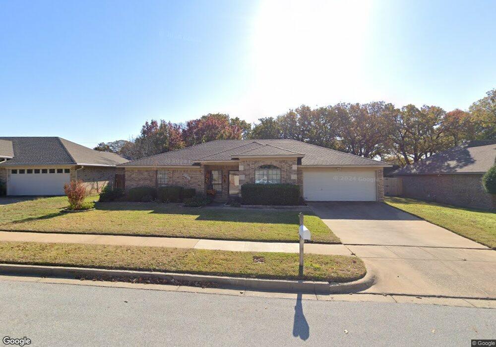 2060 Parkridge Dr, Hurst, TX 76054 - photo 1