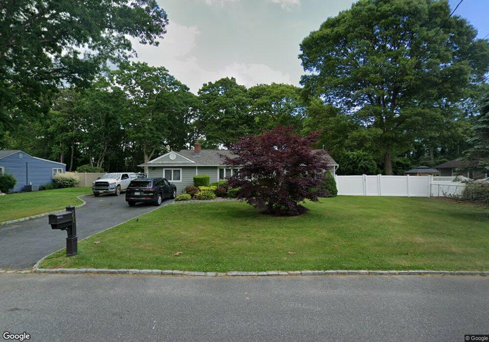 561 Spruce Ave, Sayville, NY 11782 - photo 1