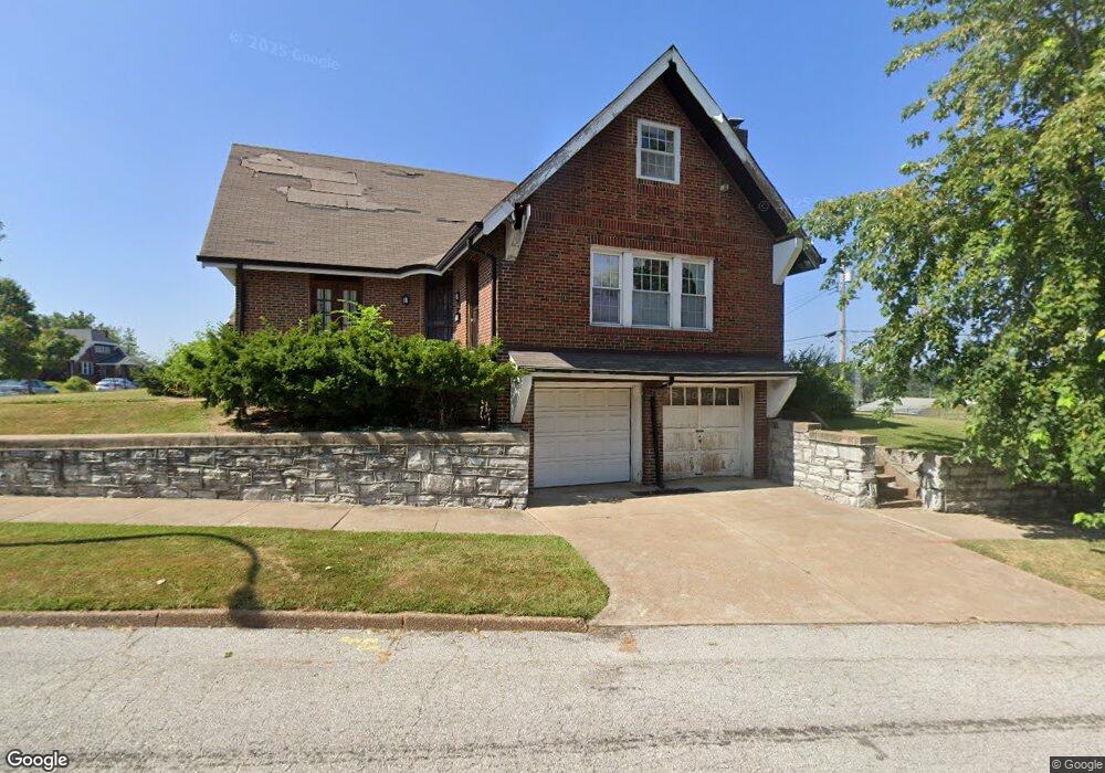 4439 Floriss Place, Saint Louis, MO 63115 - photo 1