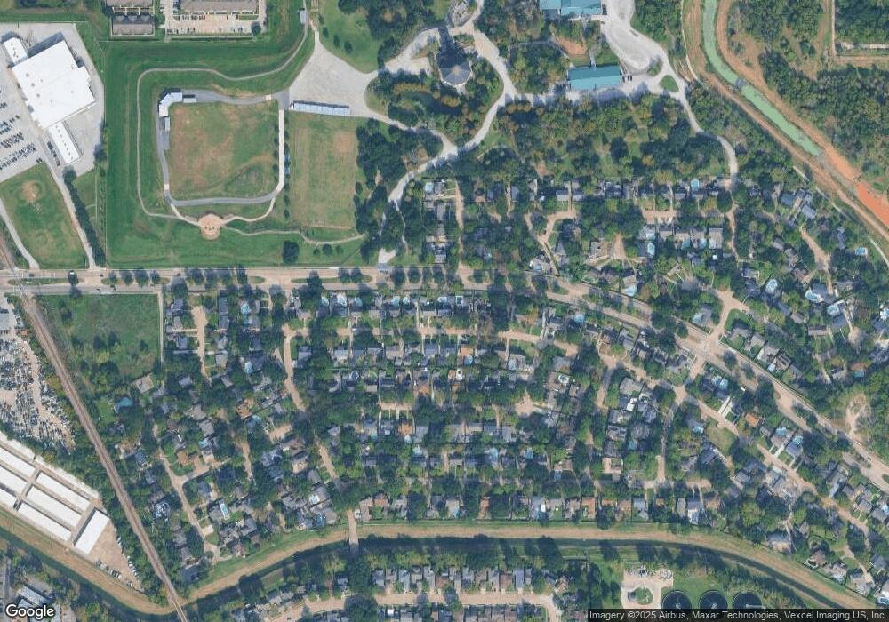 5022 Bayou Vista Dr, Houston, TX 77091 - photo 1