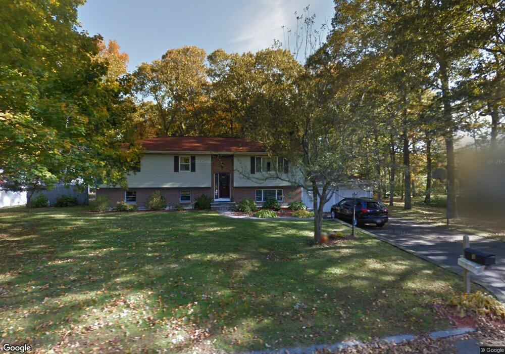 3 Nutmeg Rd, Pawcatuck, CT 06379 - photo 1