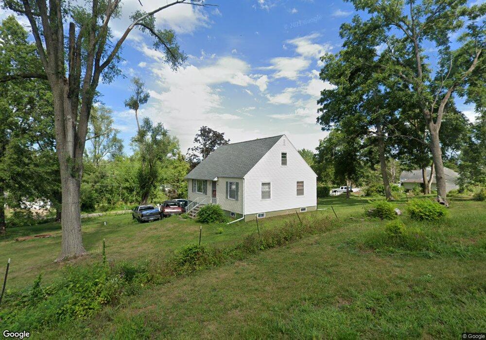 804 Valley View Dr, Cedar Rapids, IA 52403 - photo 1