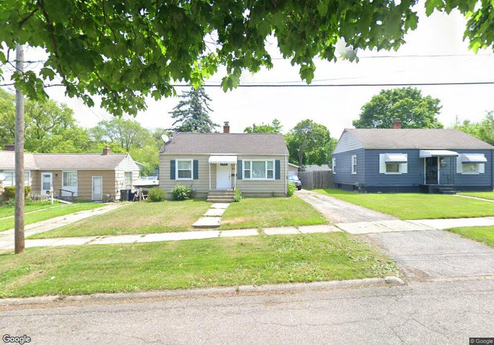 933 Hubbard Ave, Flint, MI 48503 - photo 1