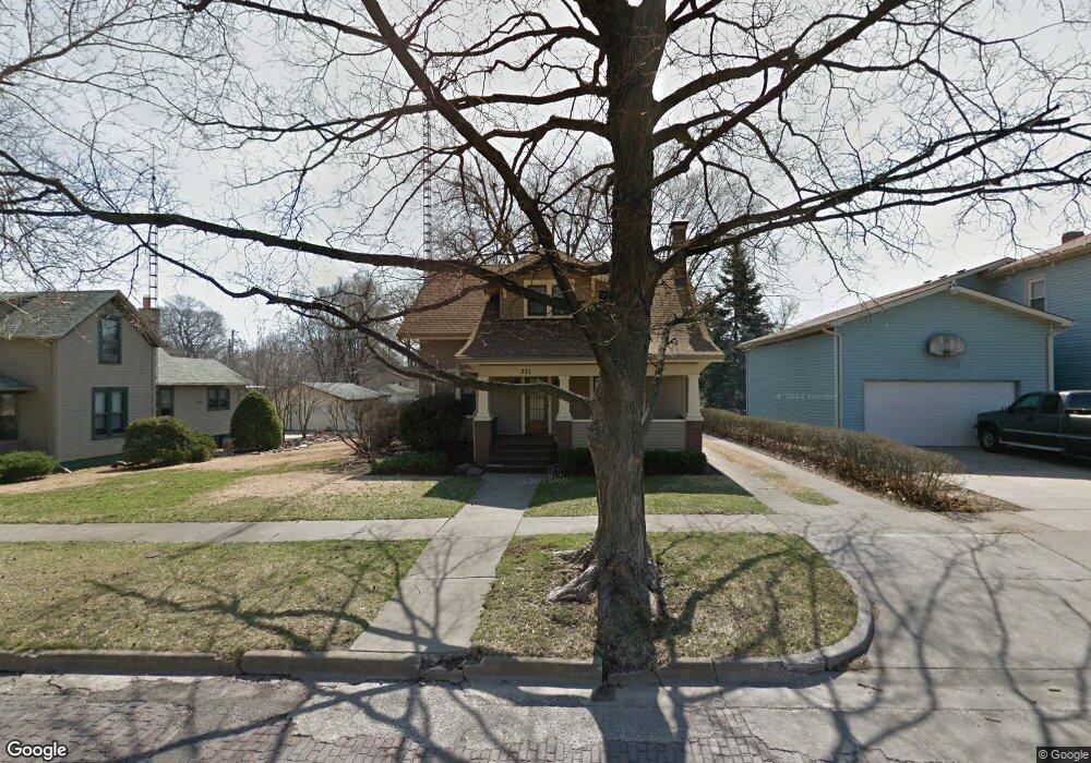 221 7th St, Lincoln, IL 62656 - photo 1