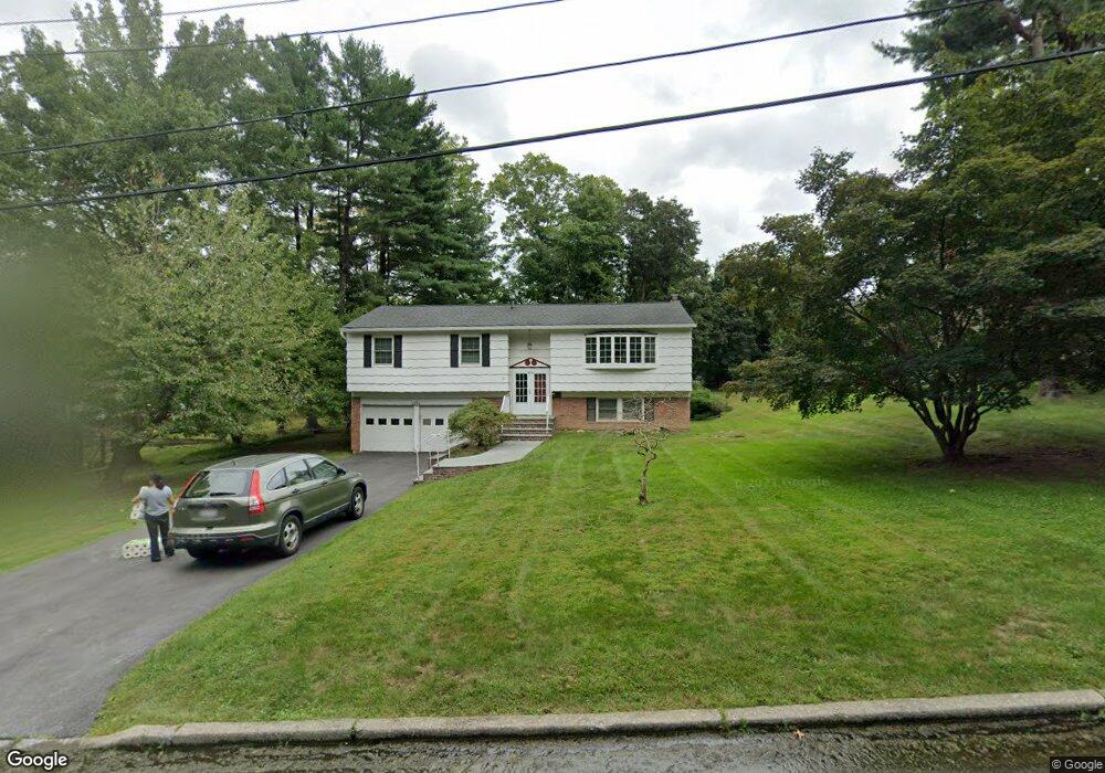 81 Stephens Dr, Tarrytown, NY 10591 - photo 1