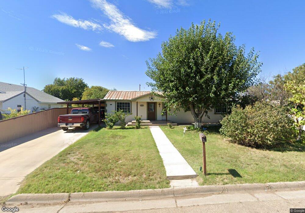 609 Spruce Ave, Dumas, TX 79029 - photo 1