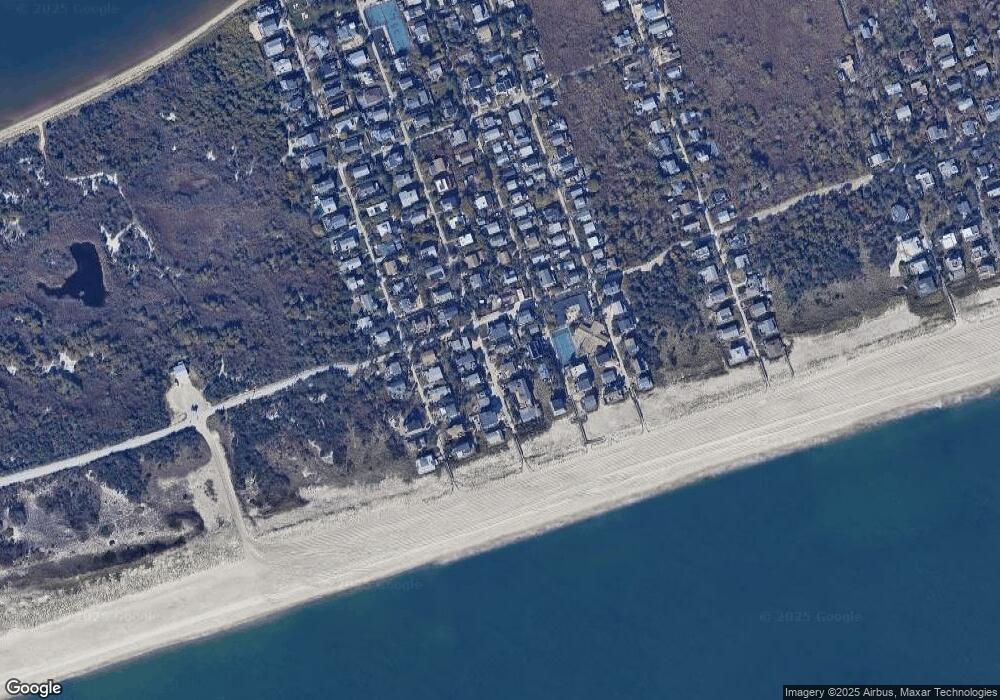 27 E Lighthouse Wlk Walk, Bay Shore, NY 11706 - photo 1