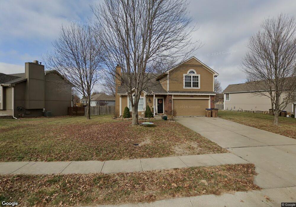 1704 Goose Creek Ct, Raymore, MO 64083 - photo 1