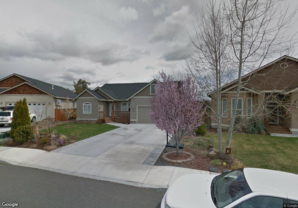 1720 NW Rimrock Ct, Redmond, OR 97756 - photo 1