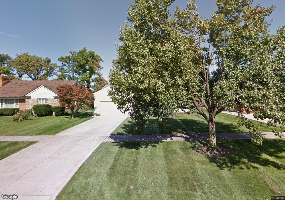 17487 Mccracken Rd, Maple Heights, OH 44137 - photo 1