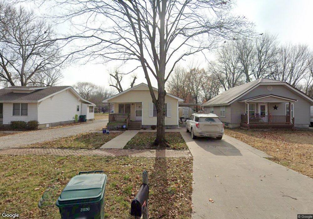 1202 Grand Ave, Parsons, KS 67357 - photo 1