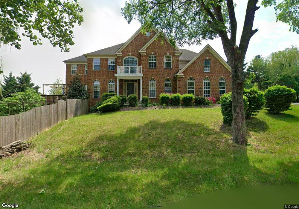 9251 Plaskett Ln, Lorton, VA 22079 - photo 1