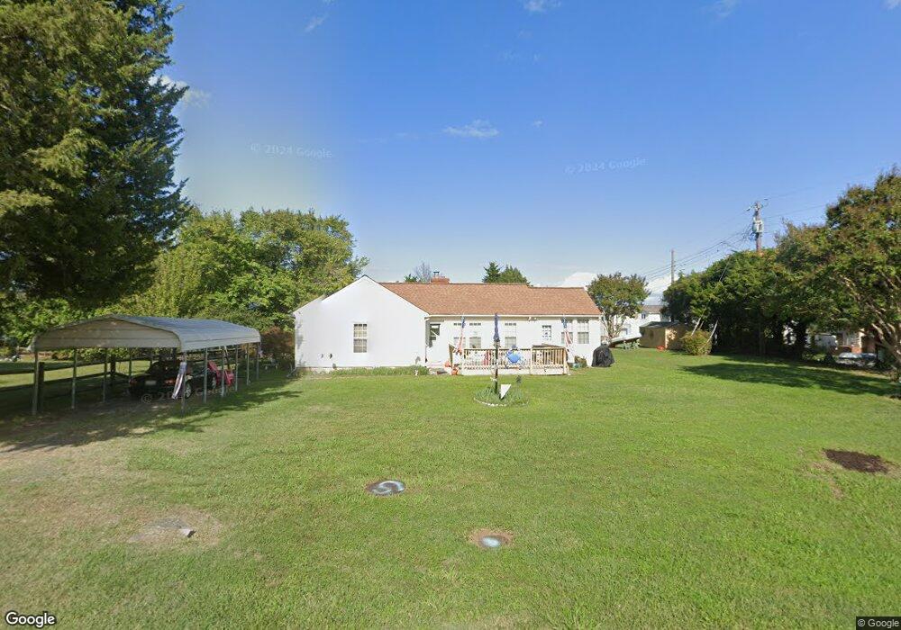 556 Shore Dr, Colonial Beach, VA 22443 - photo 1