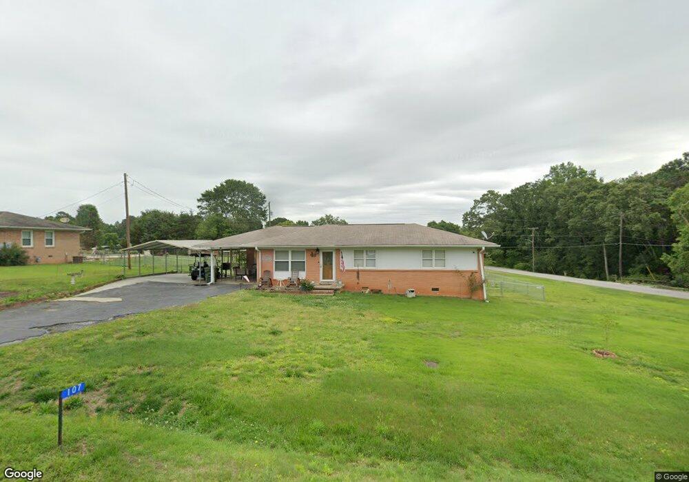 107 Torrington Rd, Walhalla, SC 29691 - photo 1