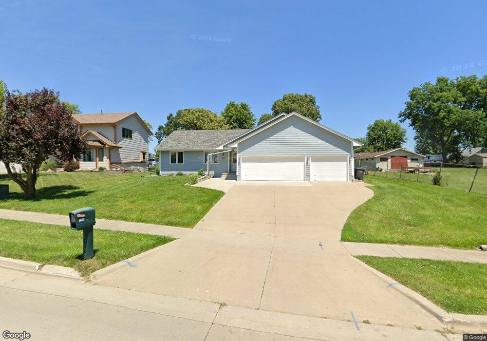 1820 E Thornton Ave, Des Moines, IA 50320 - photo 1