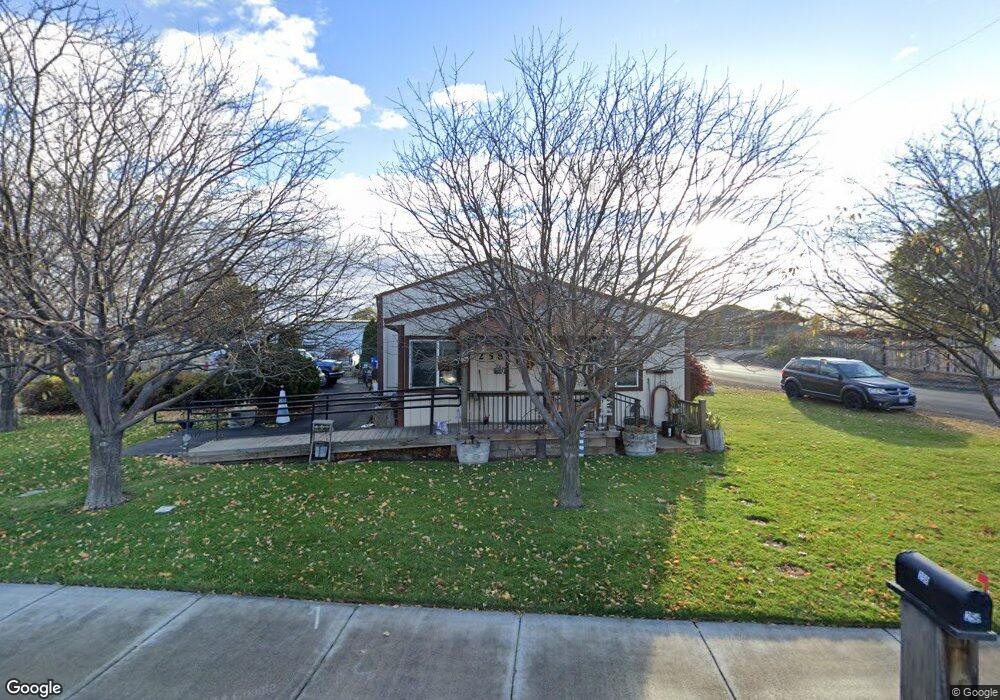 258 SE Franklin Ave, Redmond, OR 97756 - photo 1