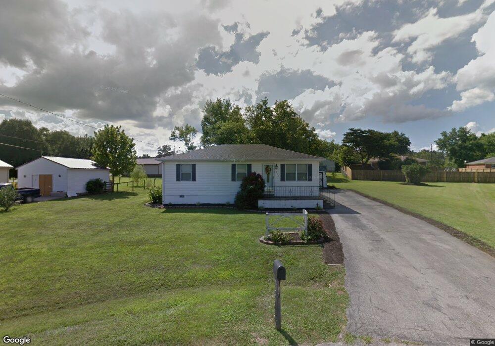 713 Pineridge Dr, Hopkinsville, KY 42240 - photo 1