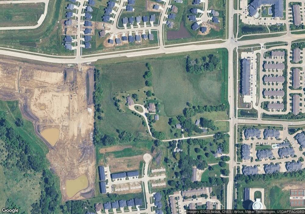 8975 Lindas Ln, West Des Moines, IA 50266 - photo 1