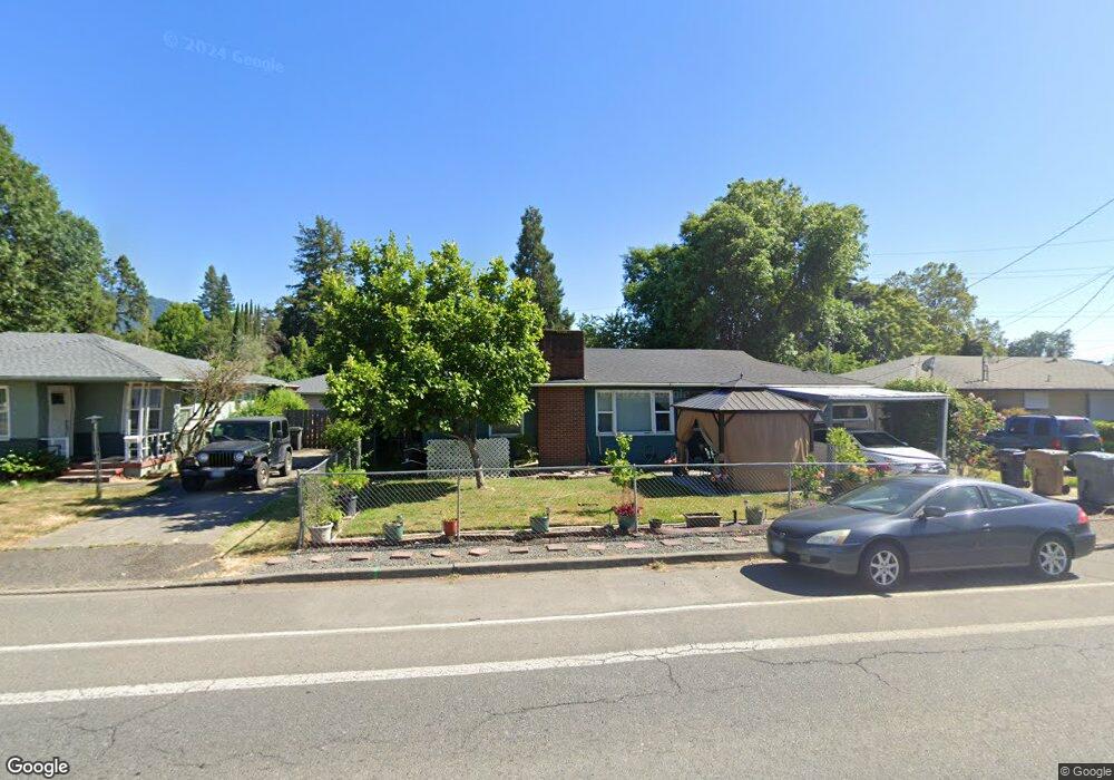 921 SE M St, Grants Pass, OR 97526 - photo 1