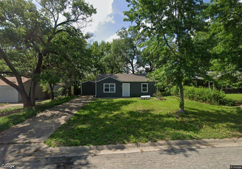 408 SE Pinecrest Dr, Topeka, KS 66605 - photo 1