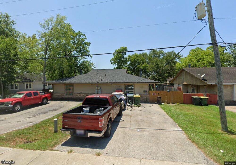 2126 N Austin Ave, Pearland, TX 77581 - photo 1