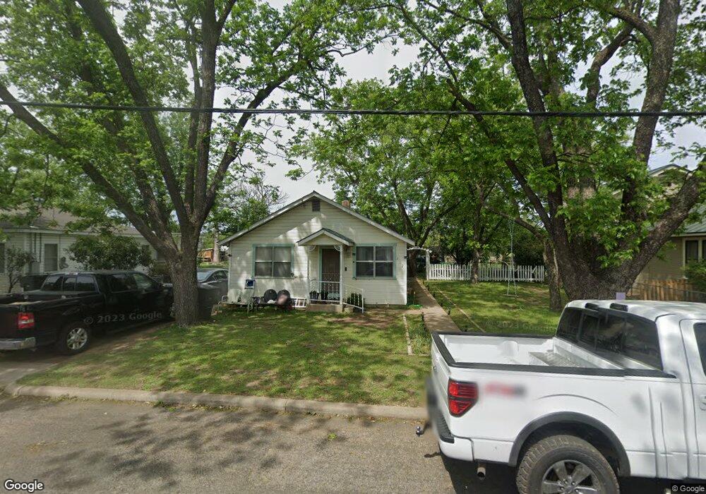 412 Fulton St, Fredericksburg, TX 78624 - photo 1