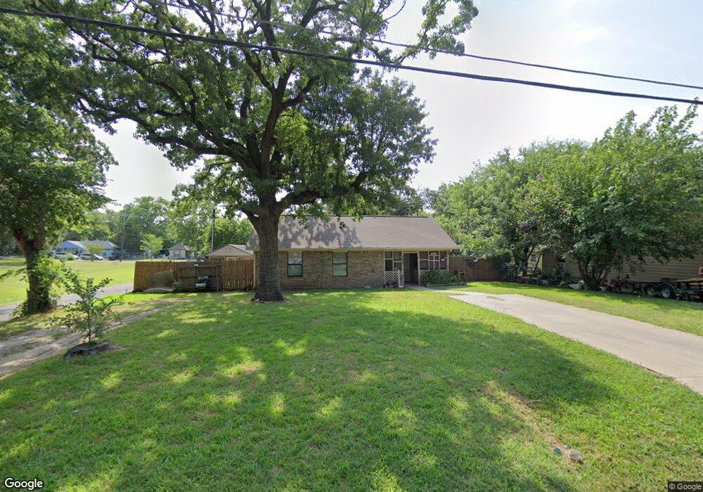 220 Cherry St, Bonham, TX 75418 - photo 1