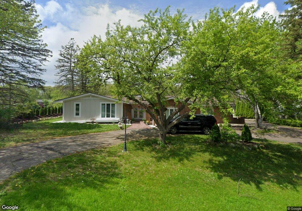 4590 Brightmore Rd, Bloomfield Hills, MI 48302 - photo 1