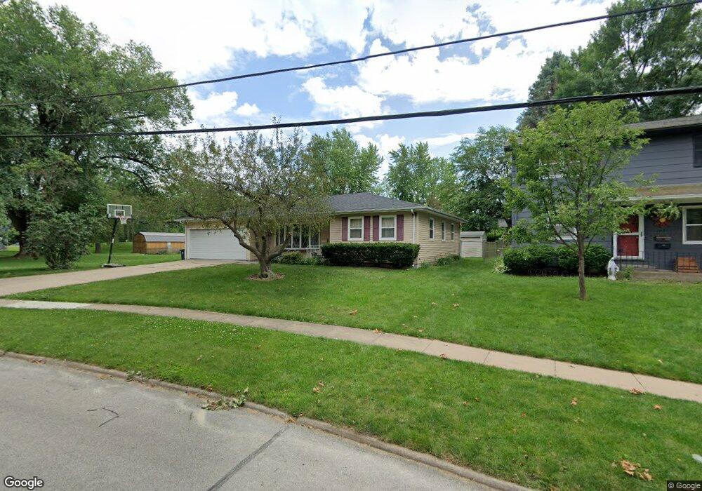 1025 Juniper Dr SW, Cedar Rapids, IA 52404 - photo 1