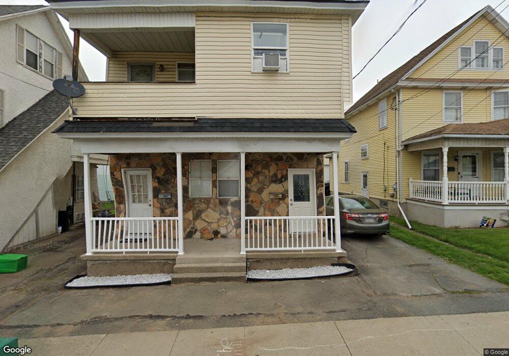 302 Wayne St, Archbald, PA 18403 - photo 1