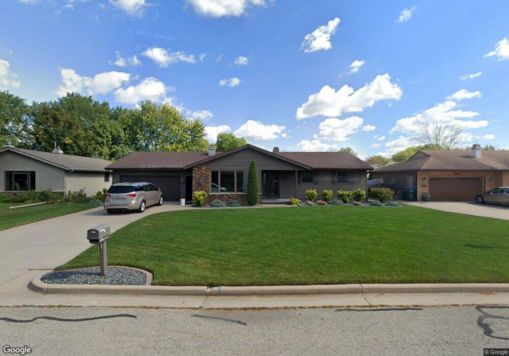 1812 N Mcintosh Dr, Appleton, WI 54914 - photo 1