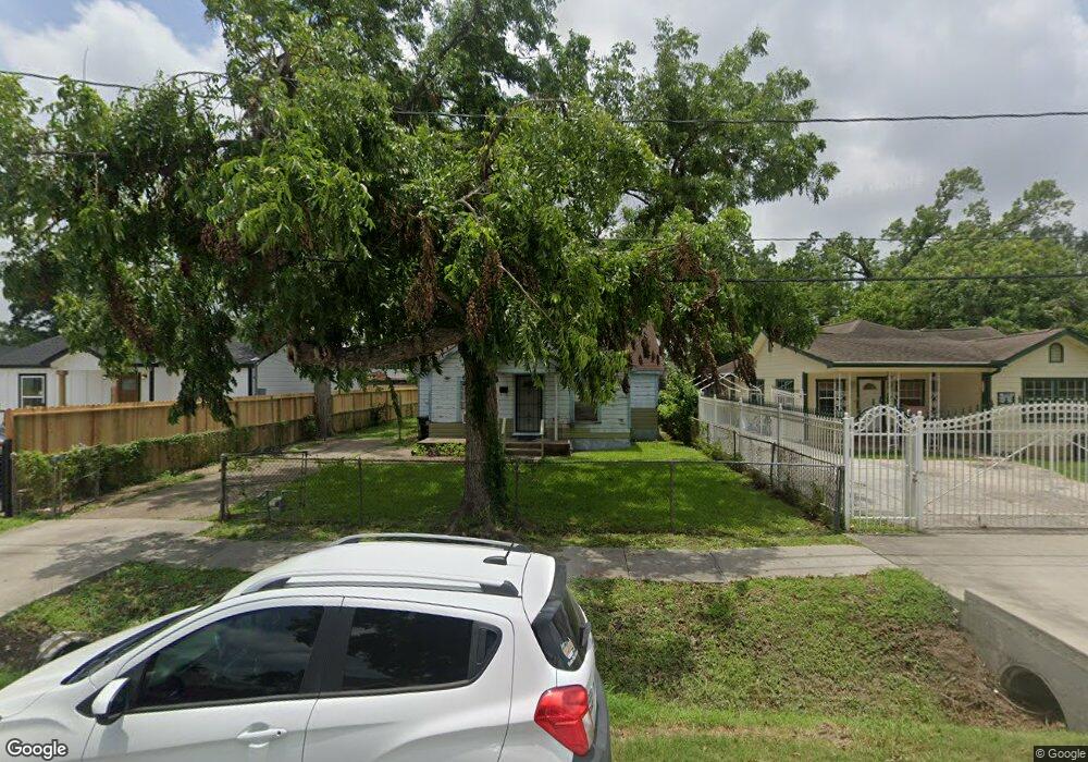 210 Palmyra St, Houston, TX 77022 - photo 1