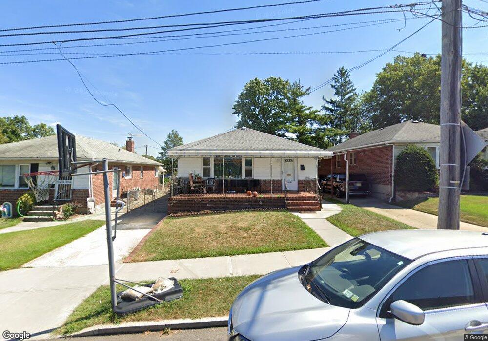 5821 260th St, Little Neck, NY 11362 - photo 1