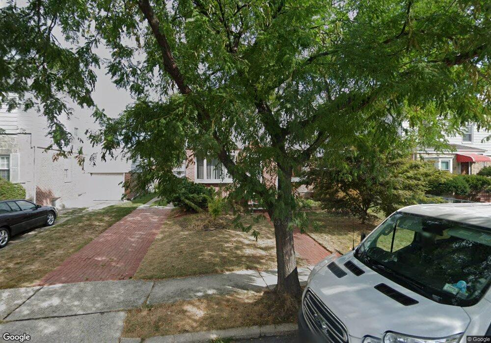 18115 69th Ave, Fresh Meadows, NY 11365 - photo 1