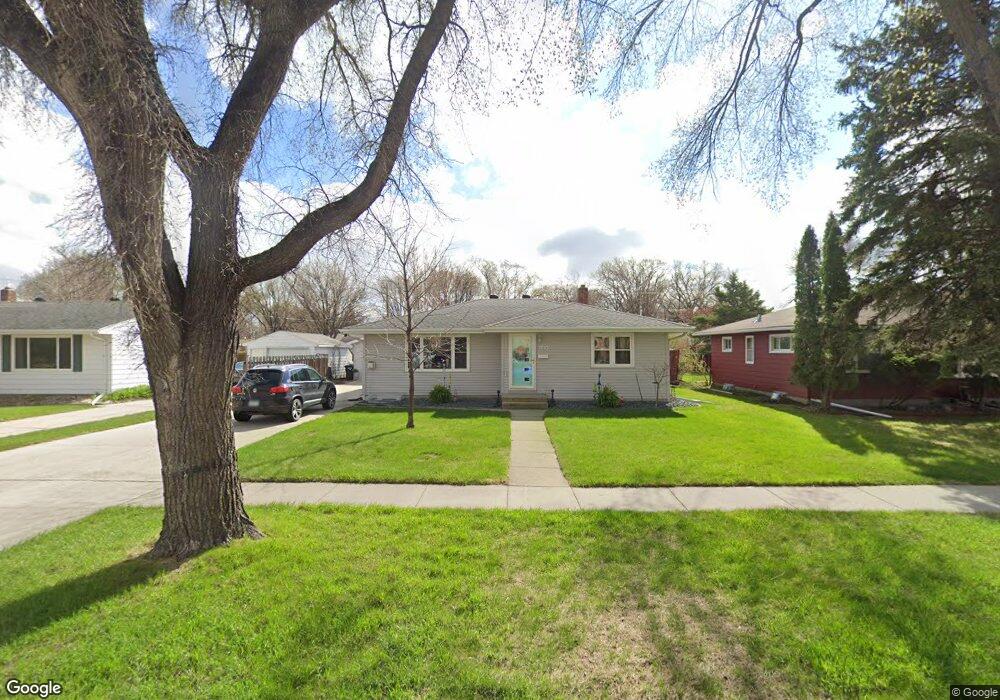 1710 11th St S, Fargo, ND 58103 - photo 1