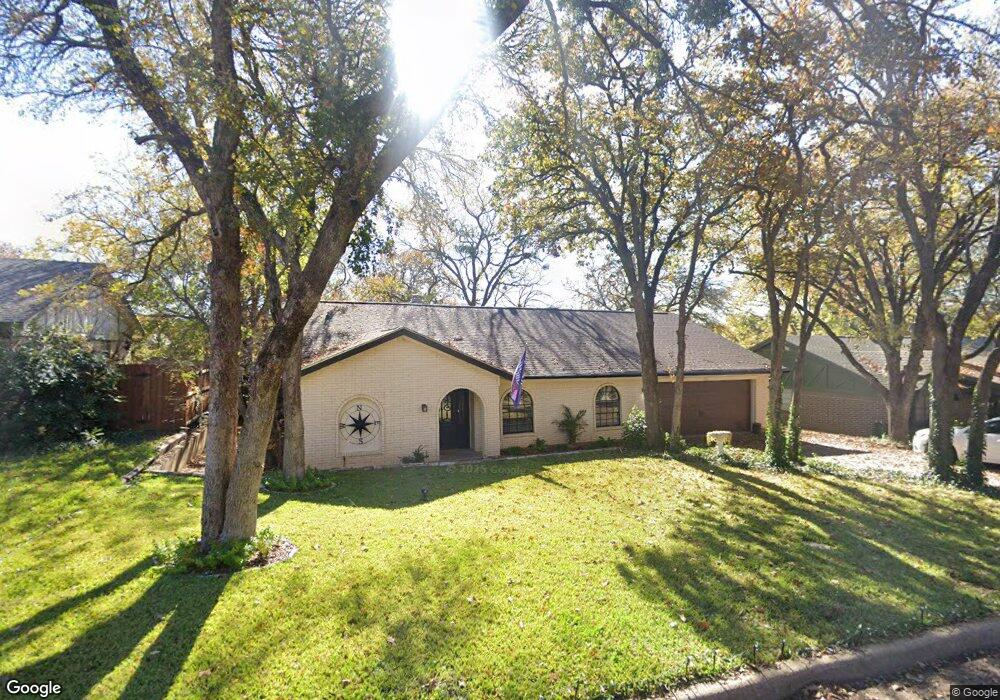 1105 Henson Dr, Hurst, TX 76053 - photo 1