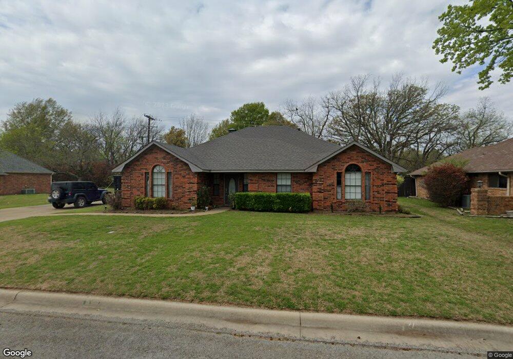 2027 Pecan St, Bonham, TX 75418 - photo 1
