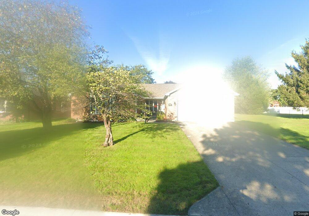 217 Phillips Dr, Wapakoneta, OH 45895 - photo 1