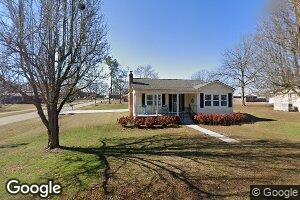 611 Nebraska Ave, Stevenson, AL 35772