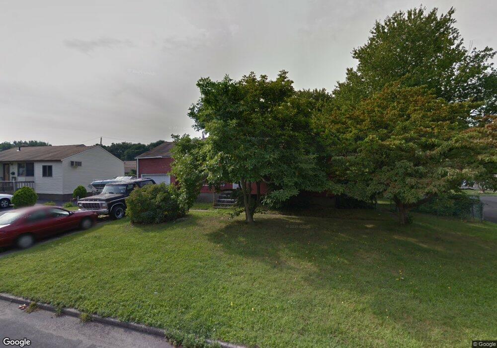 32 Franklin St, Islip, NY 11751 - photo 1