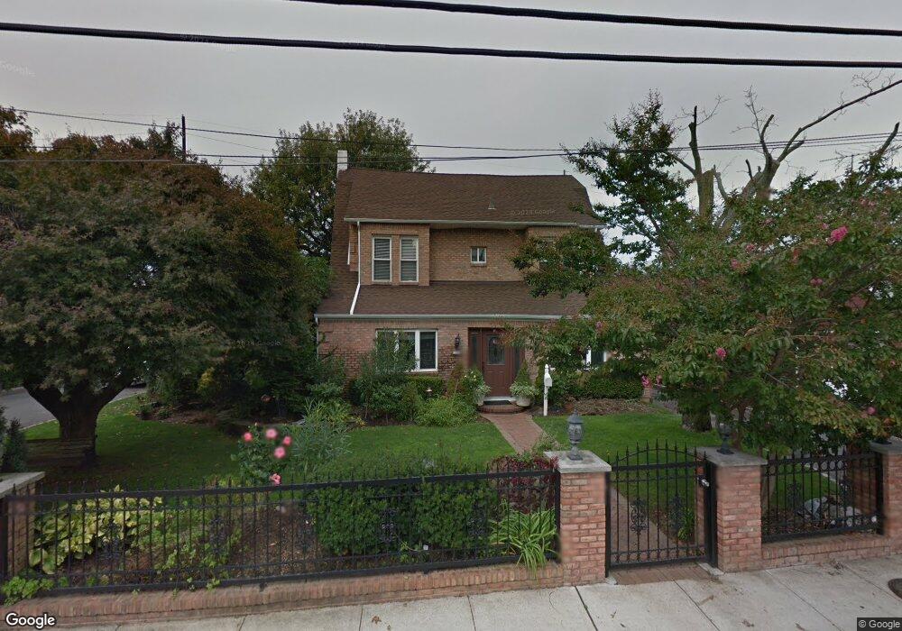 348 Mulry Ln, Lawrence, NY 11559 - photo 1