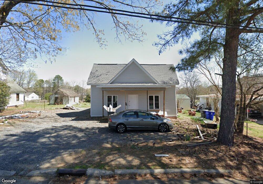 922 N Chatham Ave, Siler City, NC 27344 - photo 1