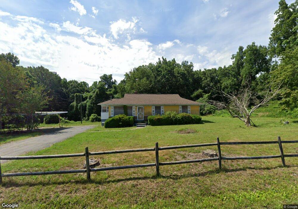 819 Willow St, Reidsville, NC 27320 - photo 1