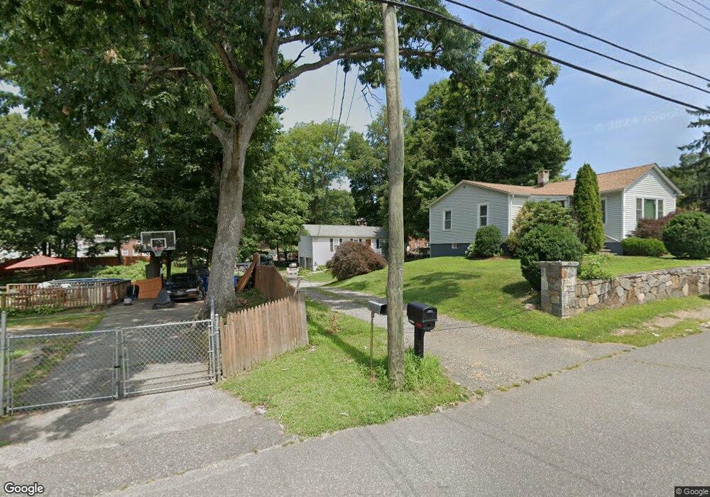 588 Soundview Ave, Bridgeport, CT 06606 - photo 1