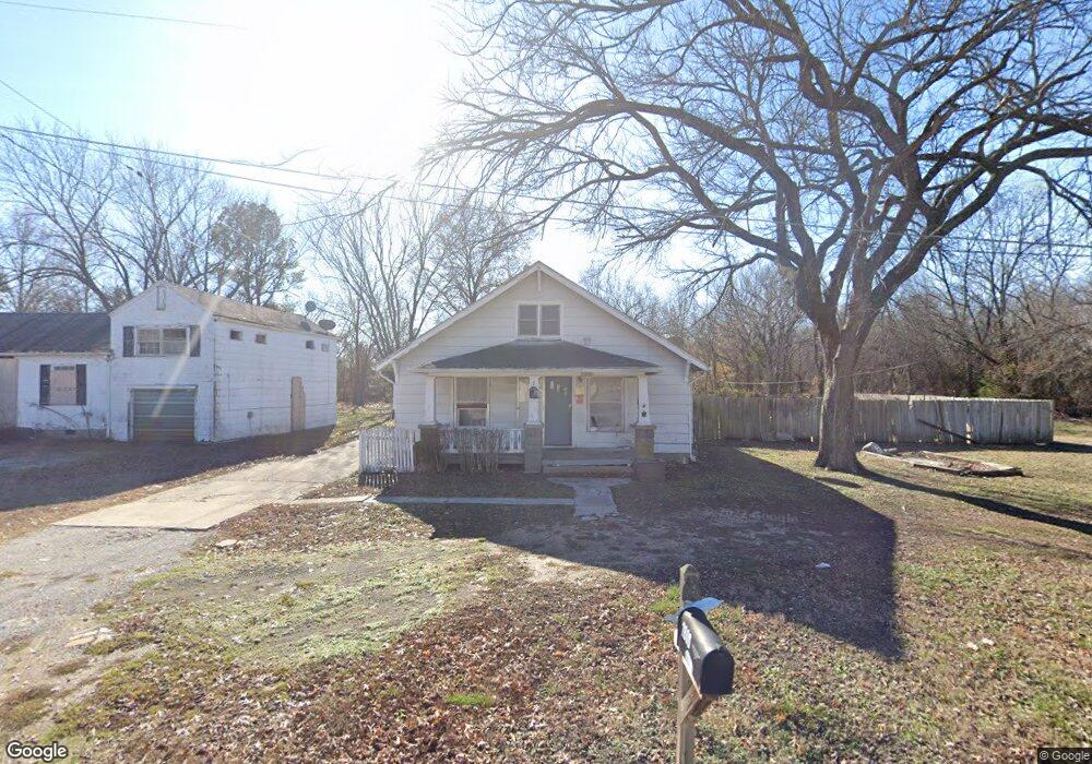 2800 Frisco Ave, Parsons, KS 67357 - photo 1
