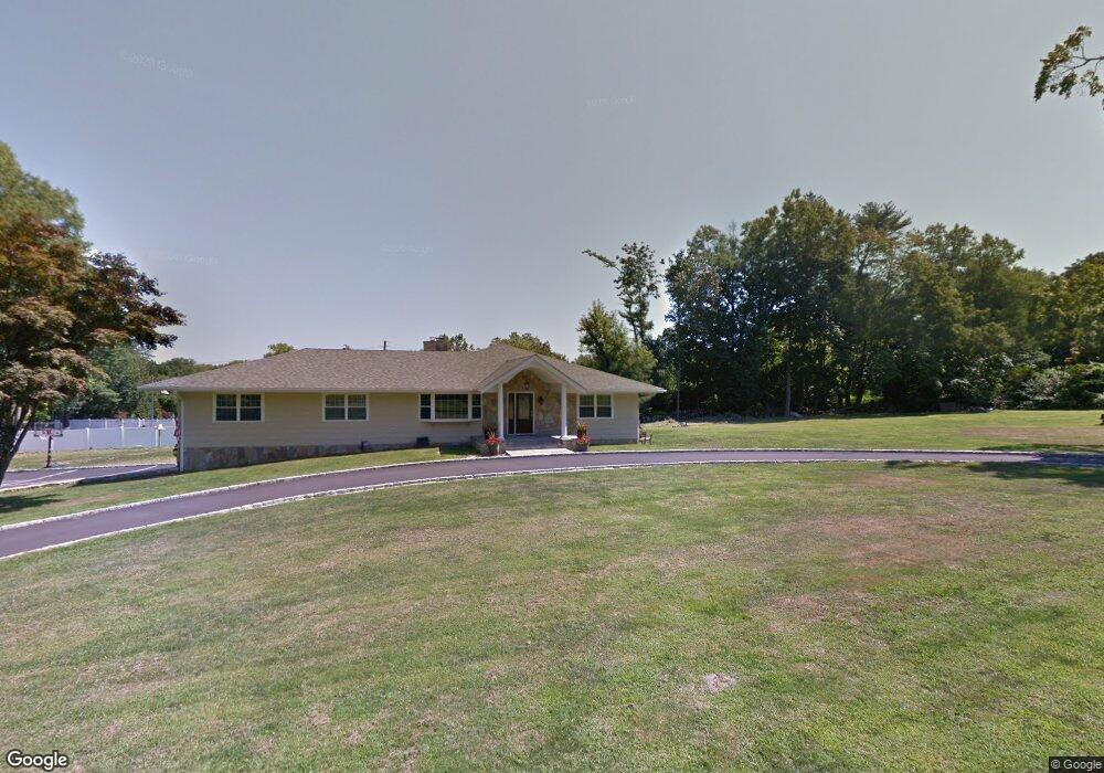 4 Braybourne Dr, Norwalk, CT 06855 - photo 1