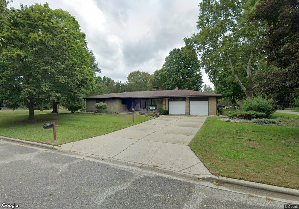 605 Birchwood Ct, Lowell, MI 49331 - photo 1