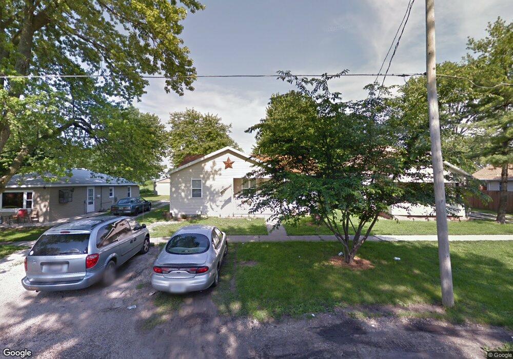 1108 N 10th St, Mattoon, IL 61938 - photo 1